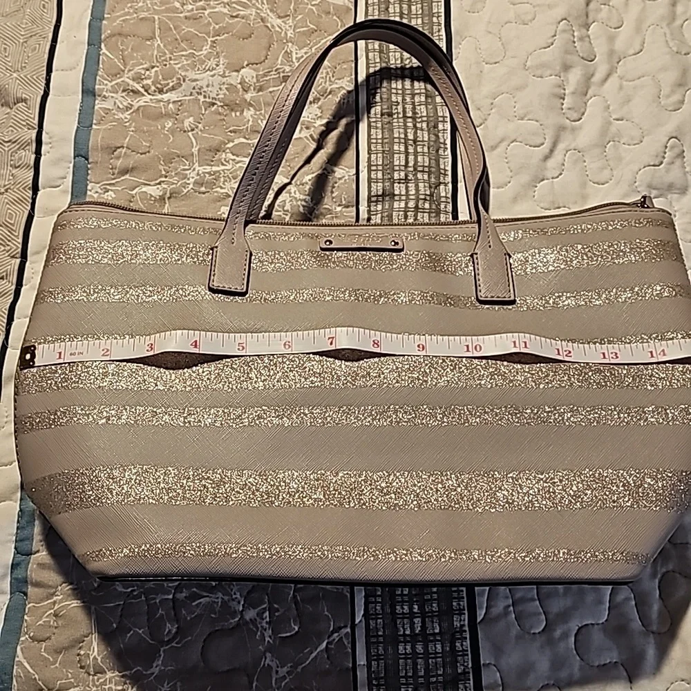Kate Spade purse - Picture 1 of 6